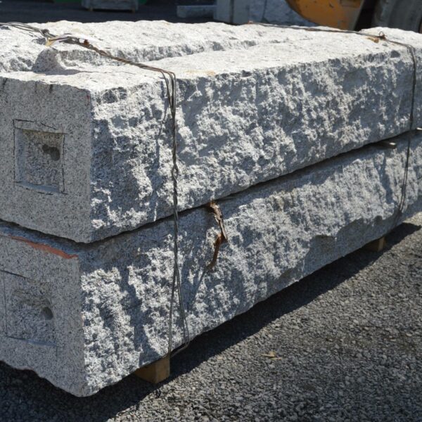 Granitt Portstolpe med hull for lys 40×40×200 cm - Bilde 3